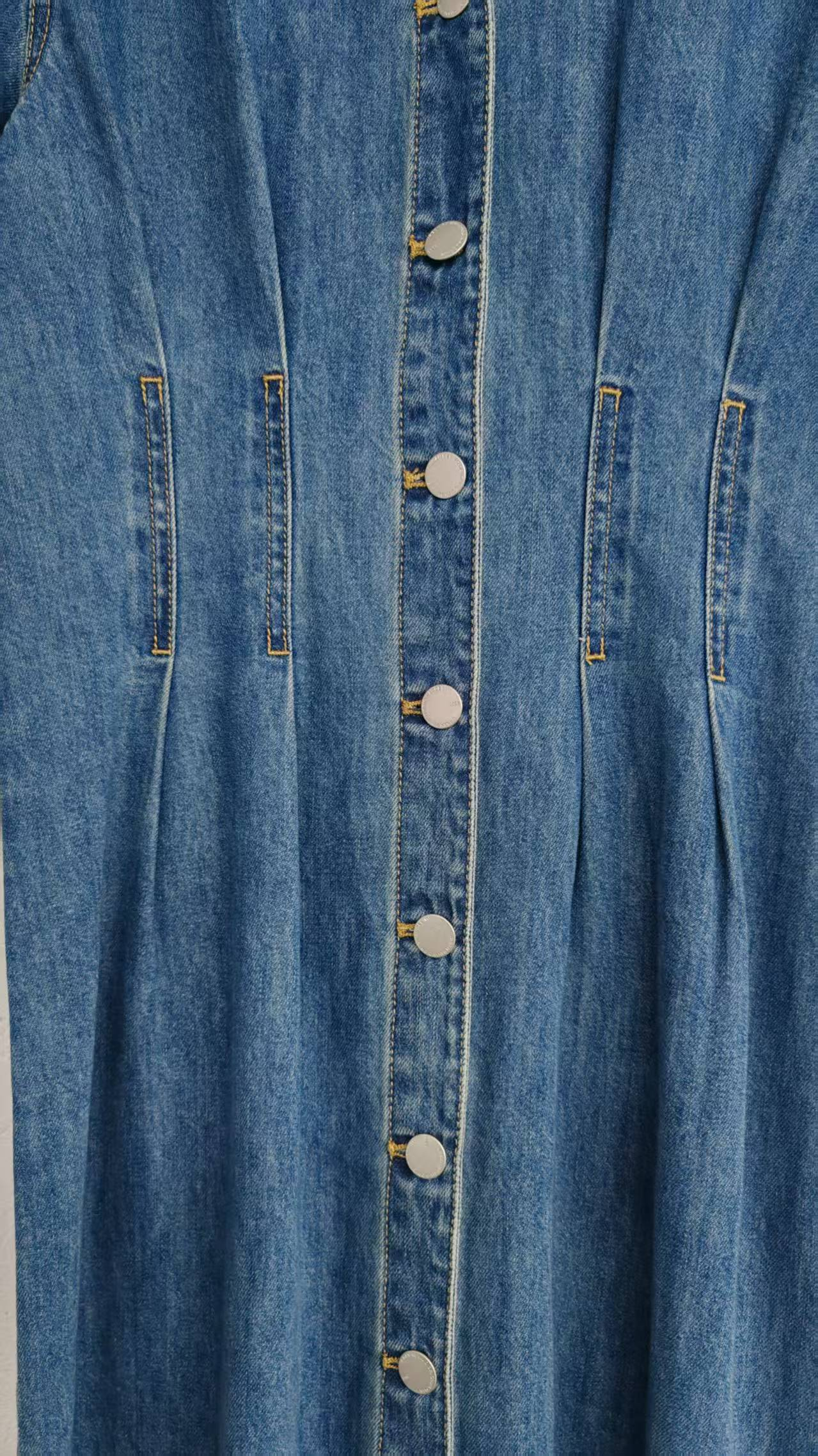 Short-sleeved denim dress