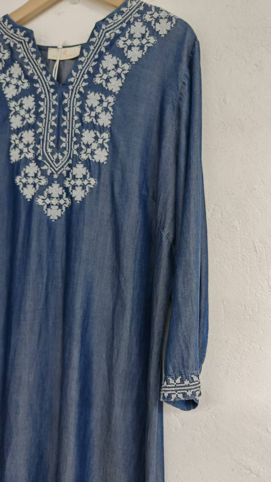 Long-sleeved denim dress