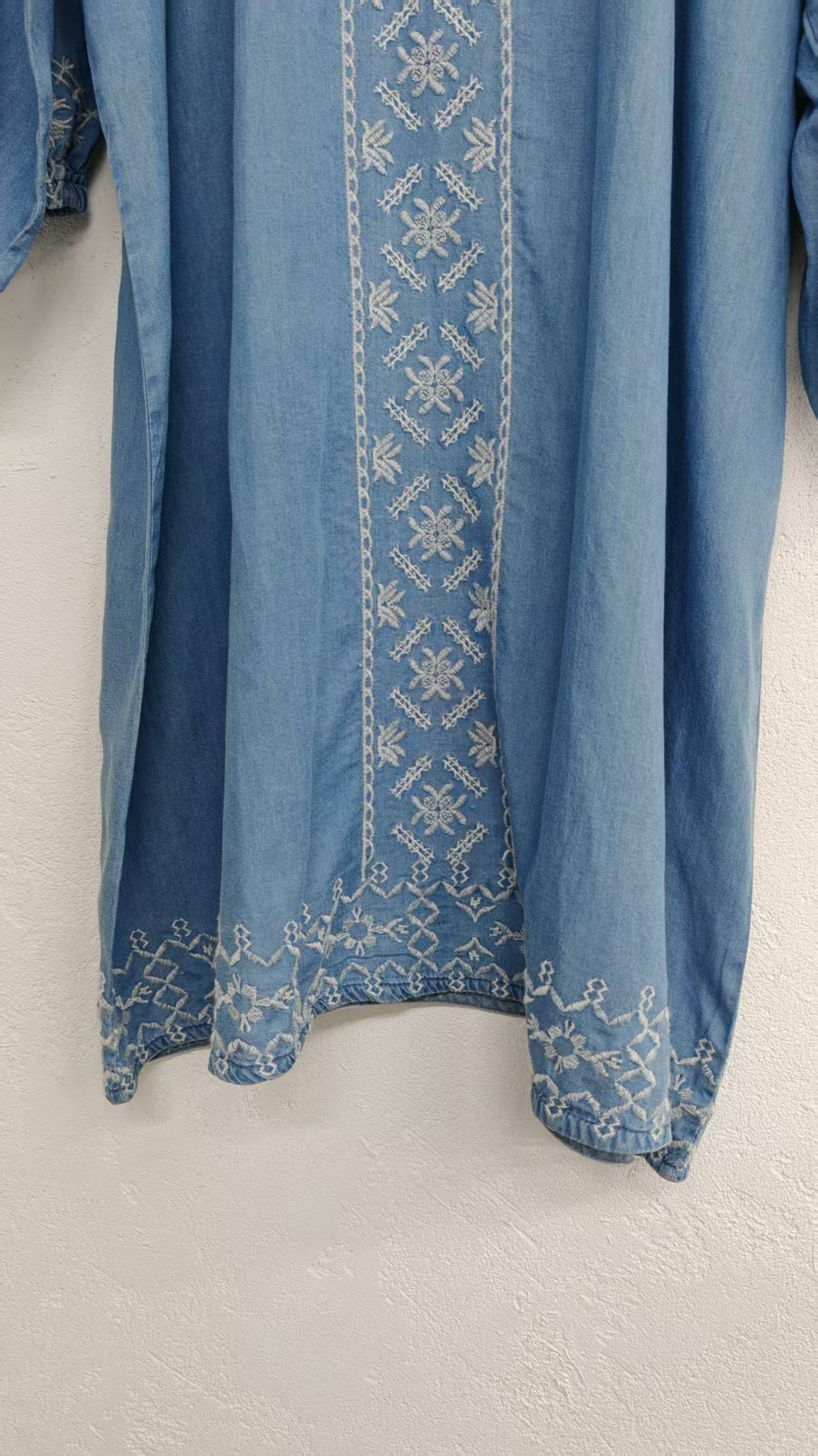 Long-sleeved denim dress