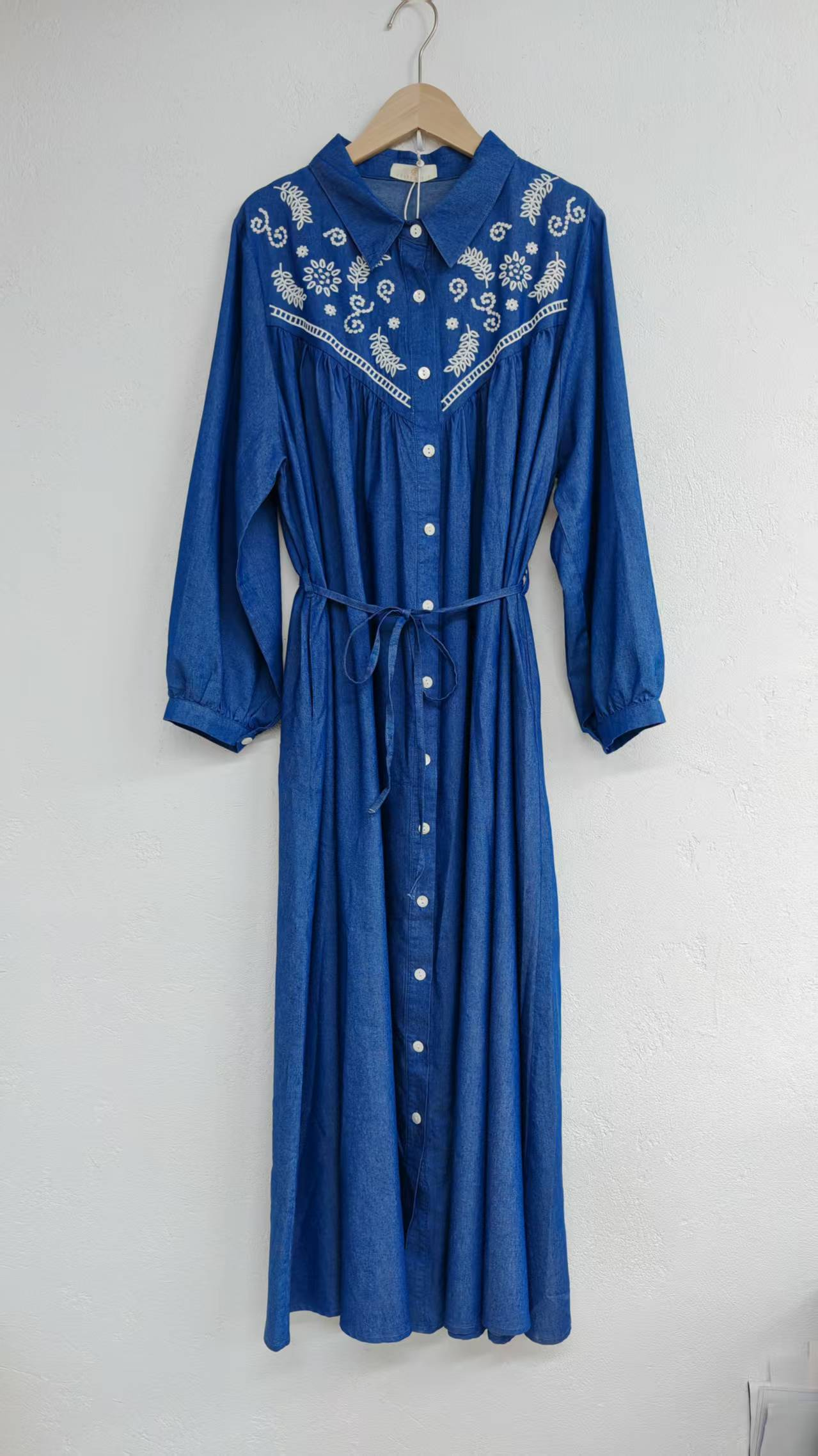 Long-sleeved denim dress