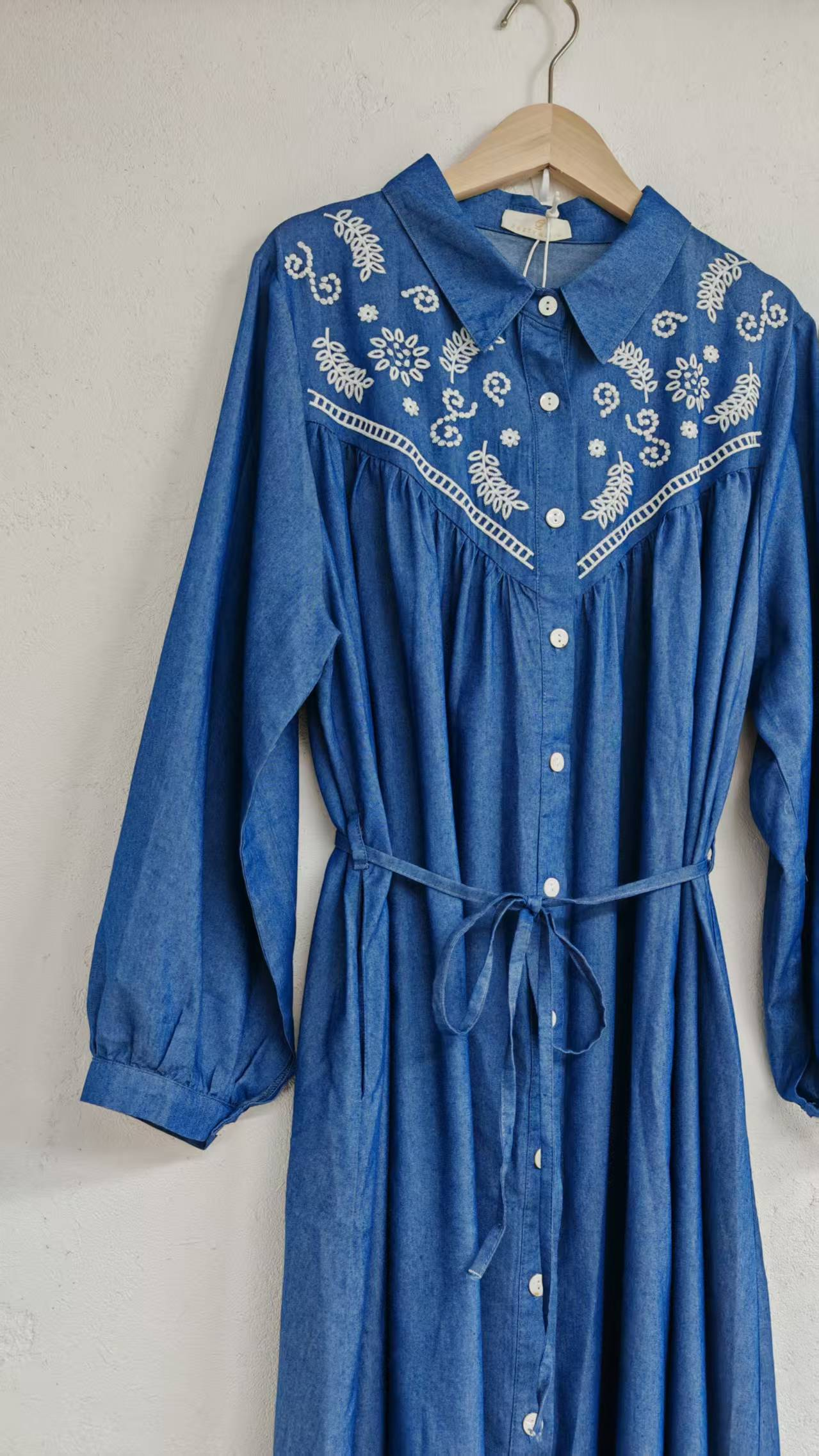 Long-sleeved denim dress