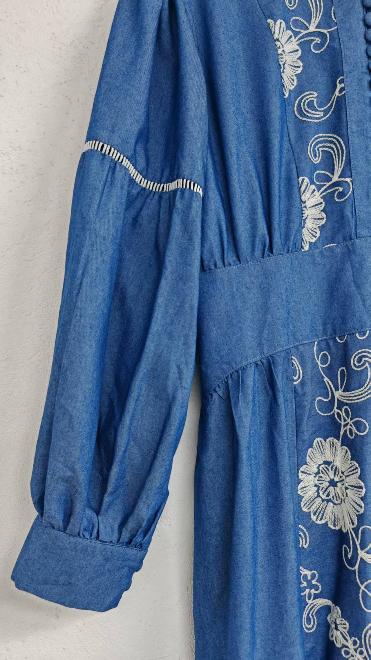 Long-sleeved denim dress