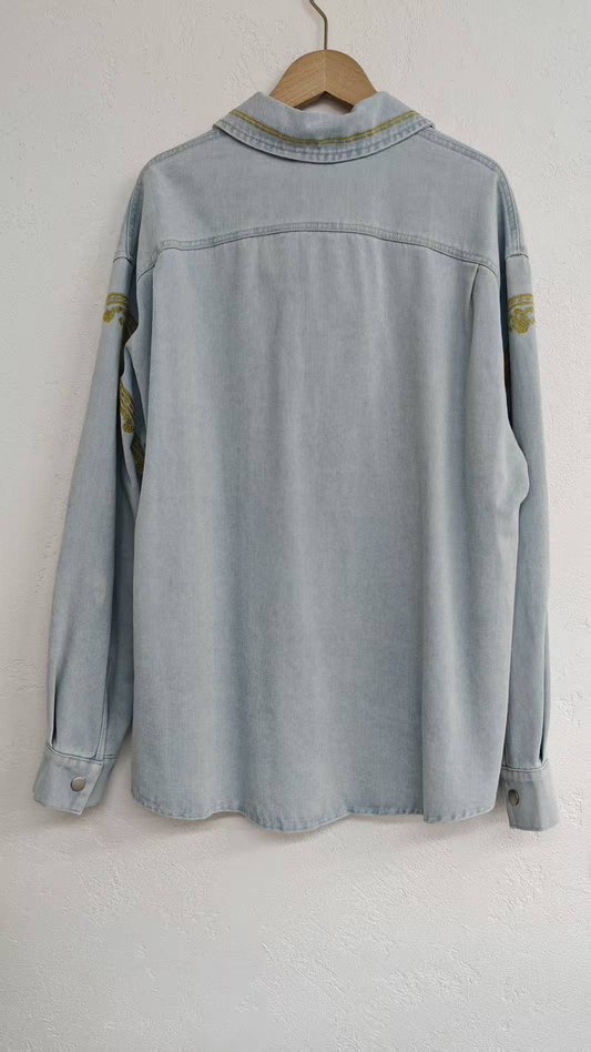 Long-sleeved denim jacket