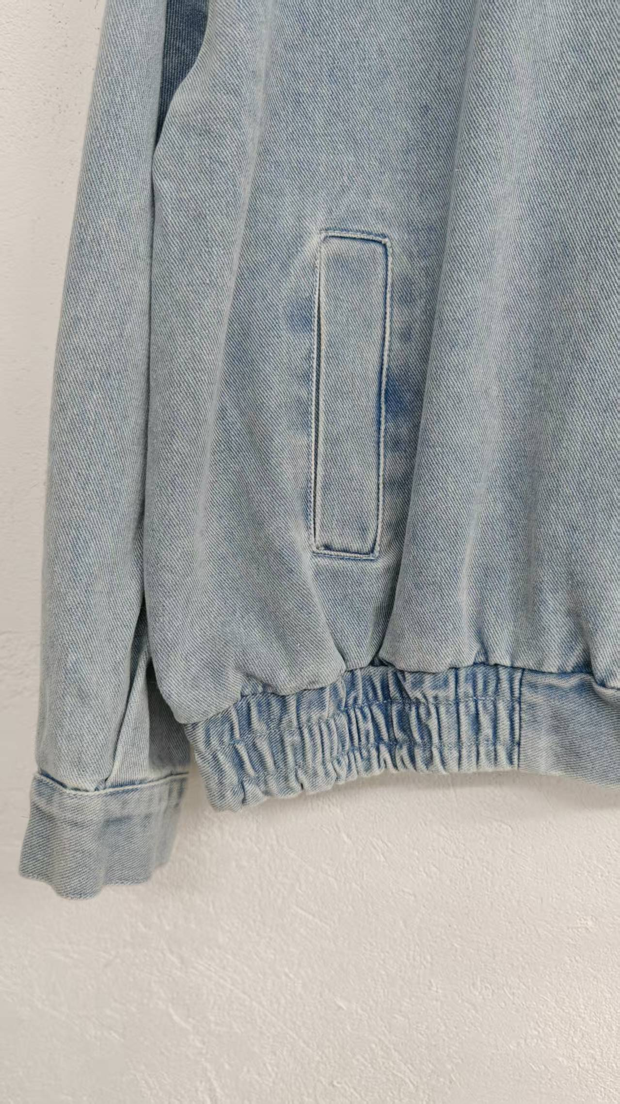 Long-sleeved denim jacket