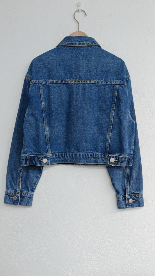 Long-sleeved denim jacket