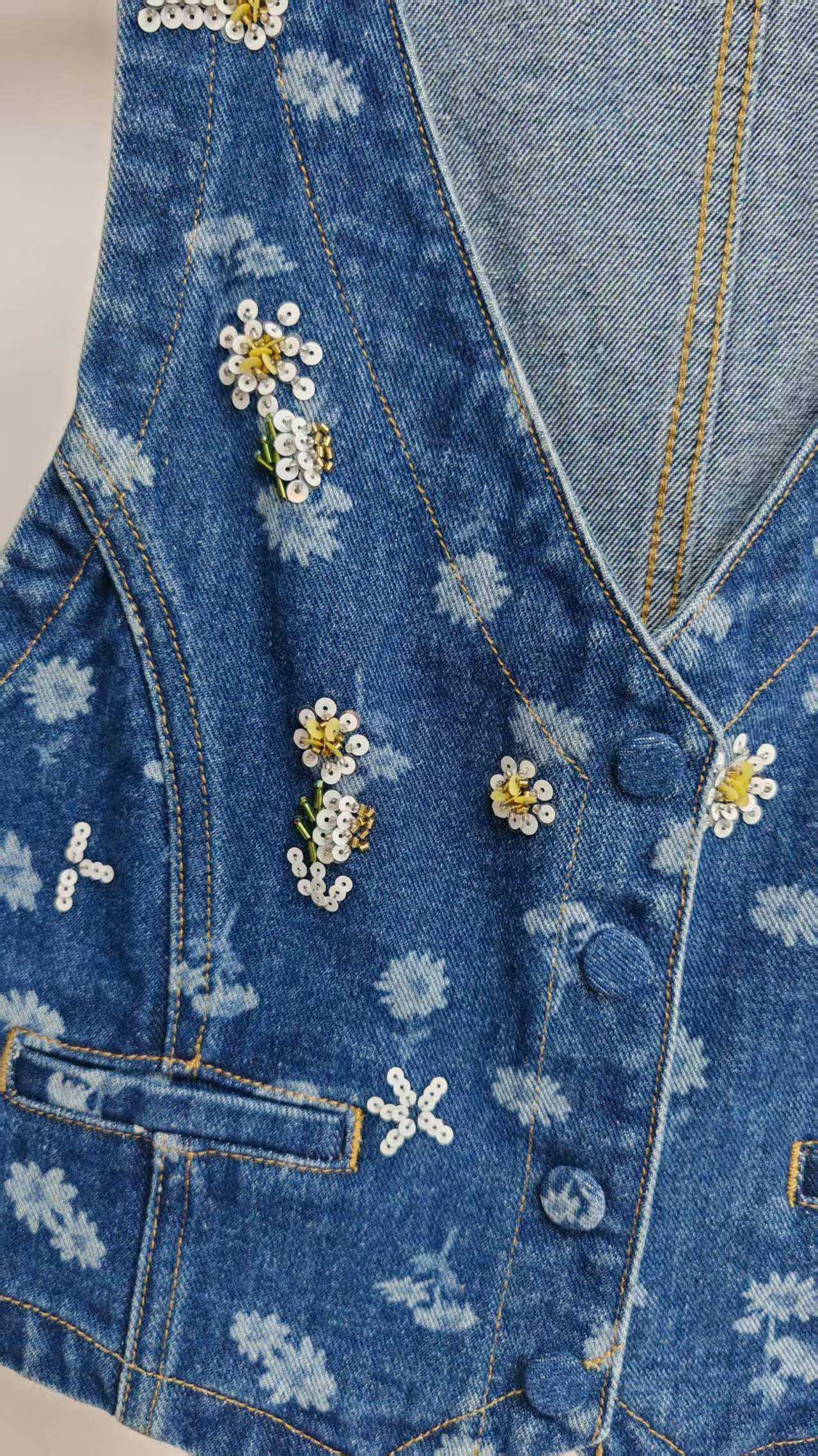 Jeans suit