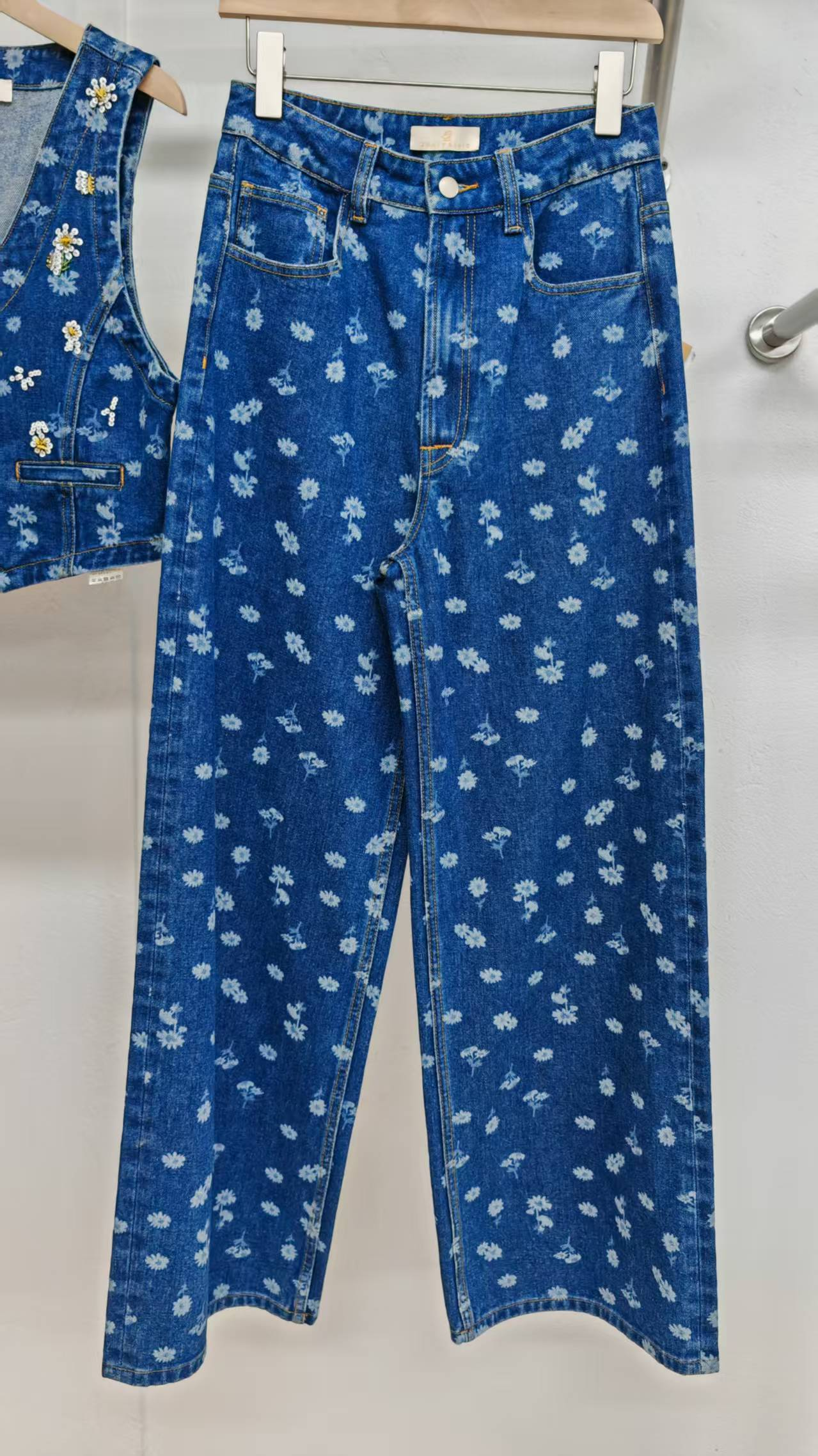 Jeans suit