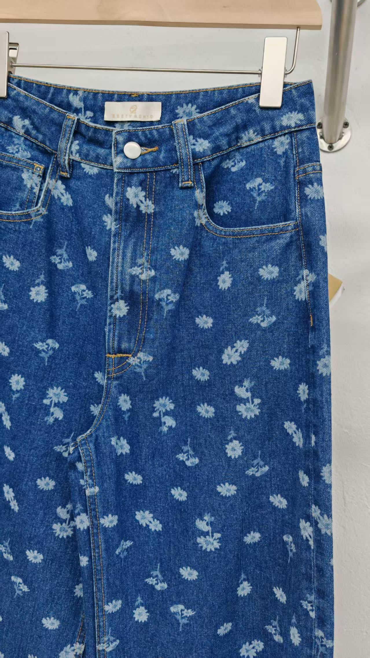 Jeans suit