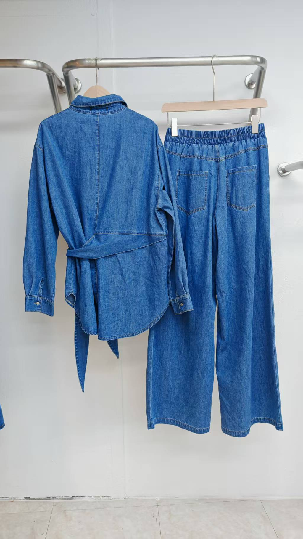 Jeans suit