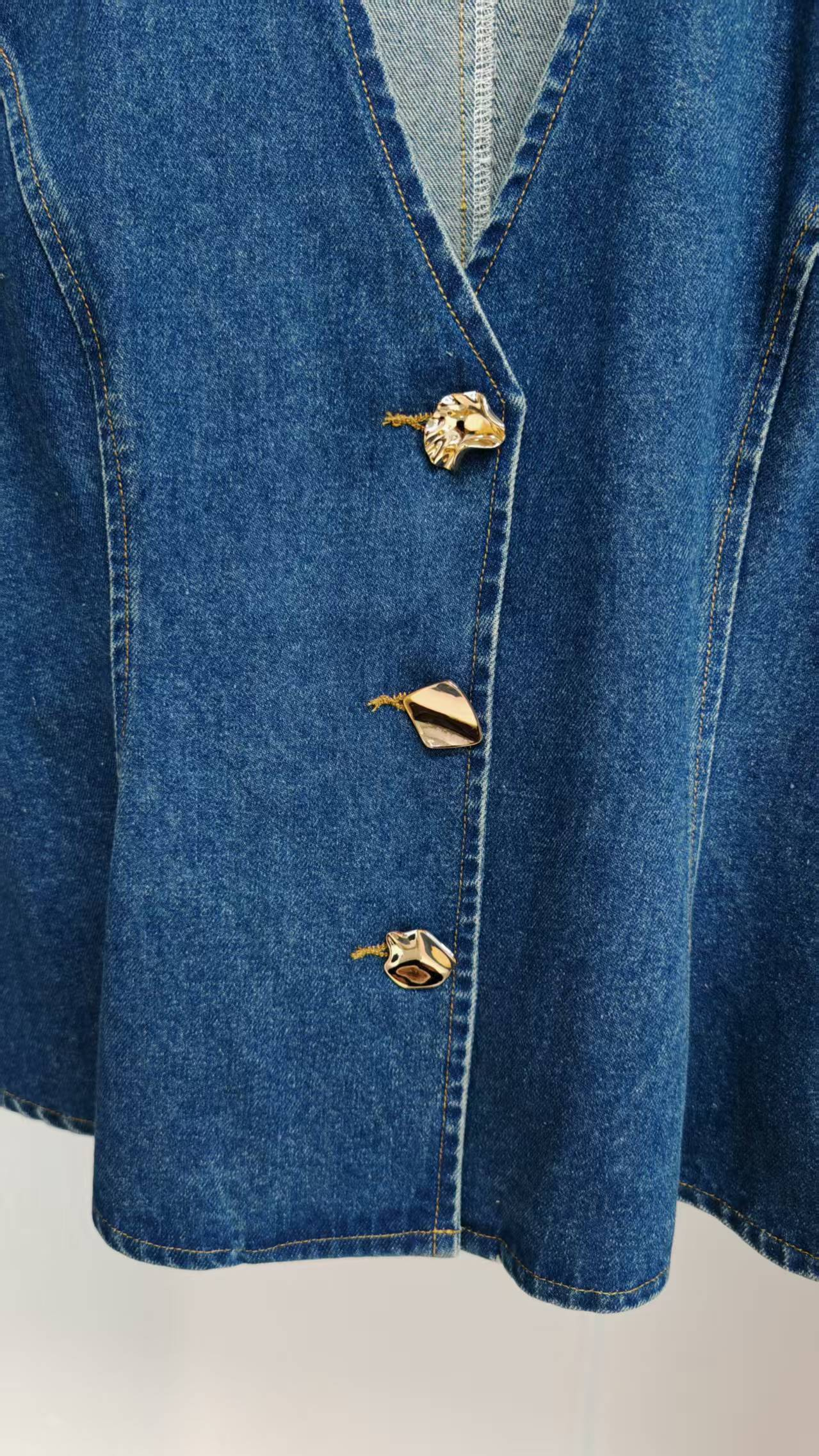 Jeans suit