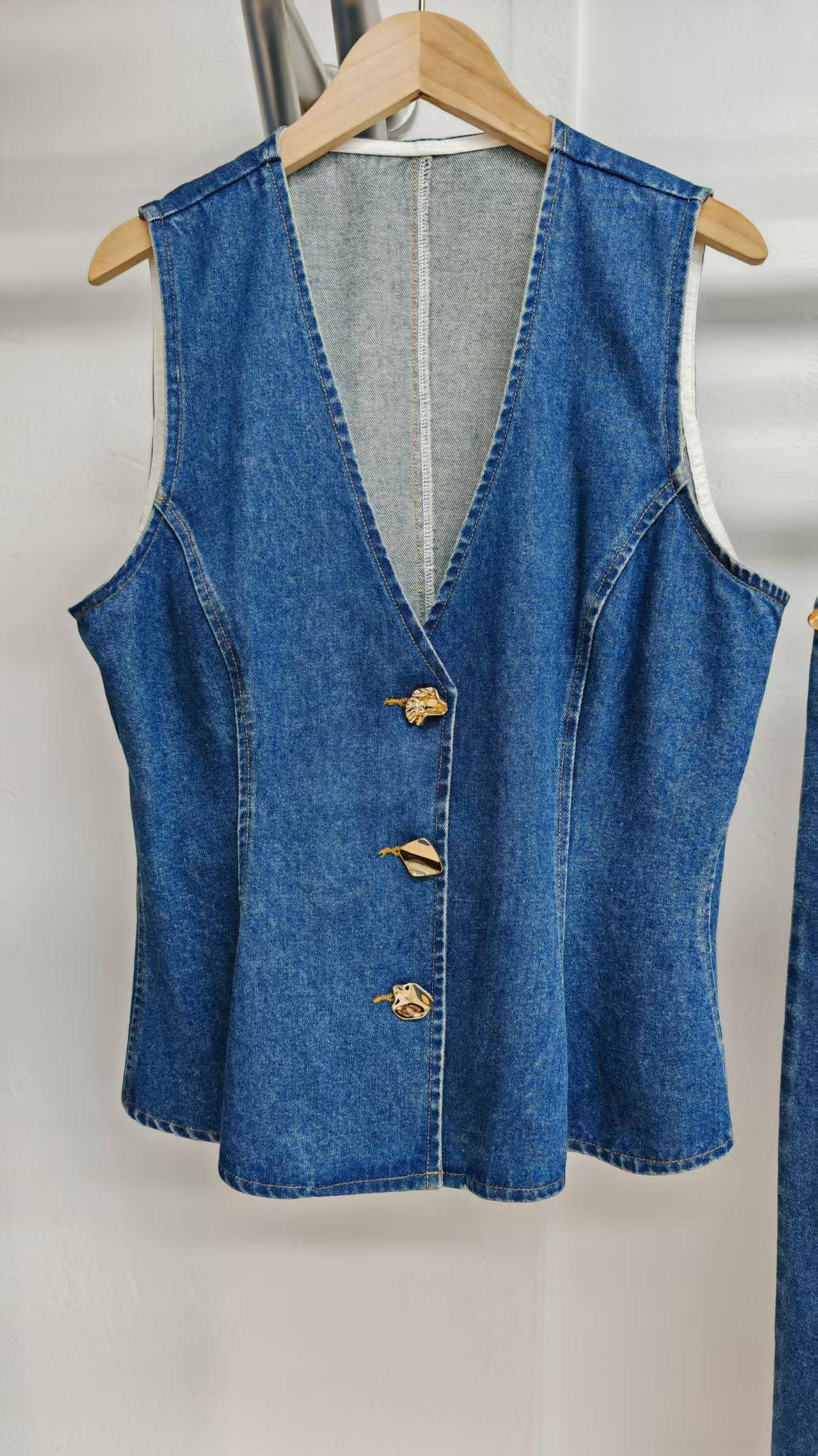 Jeans suit