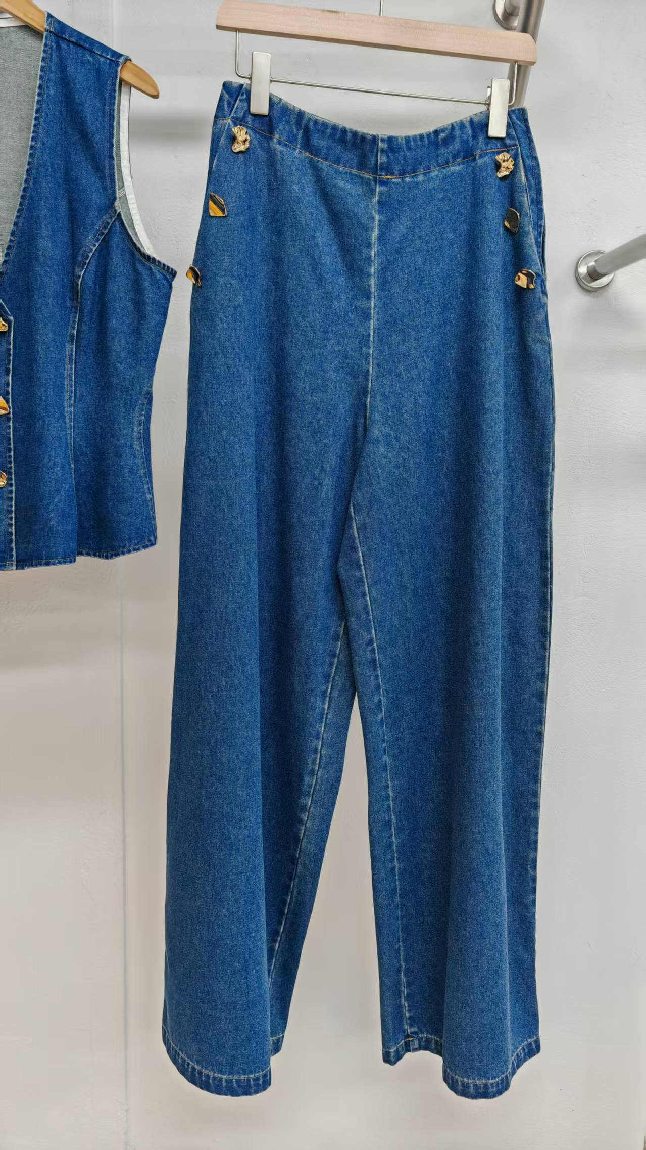 Jeans suit