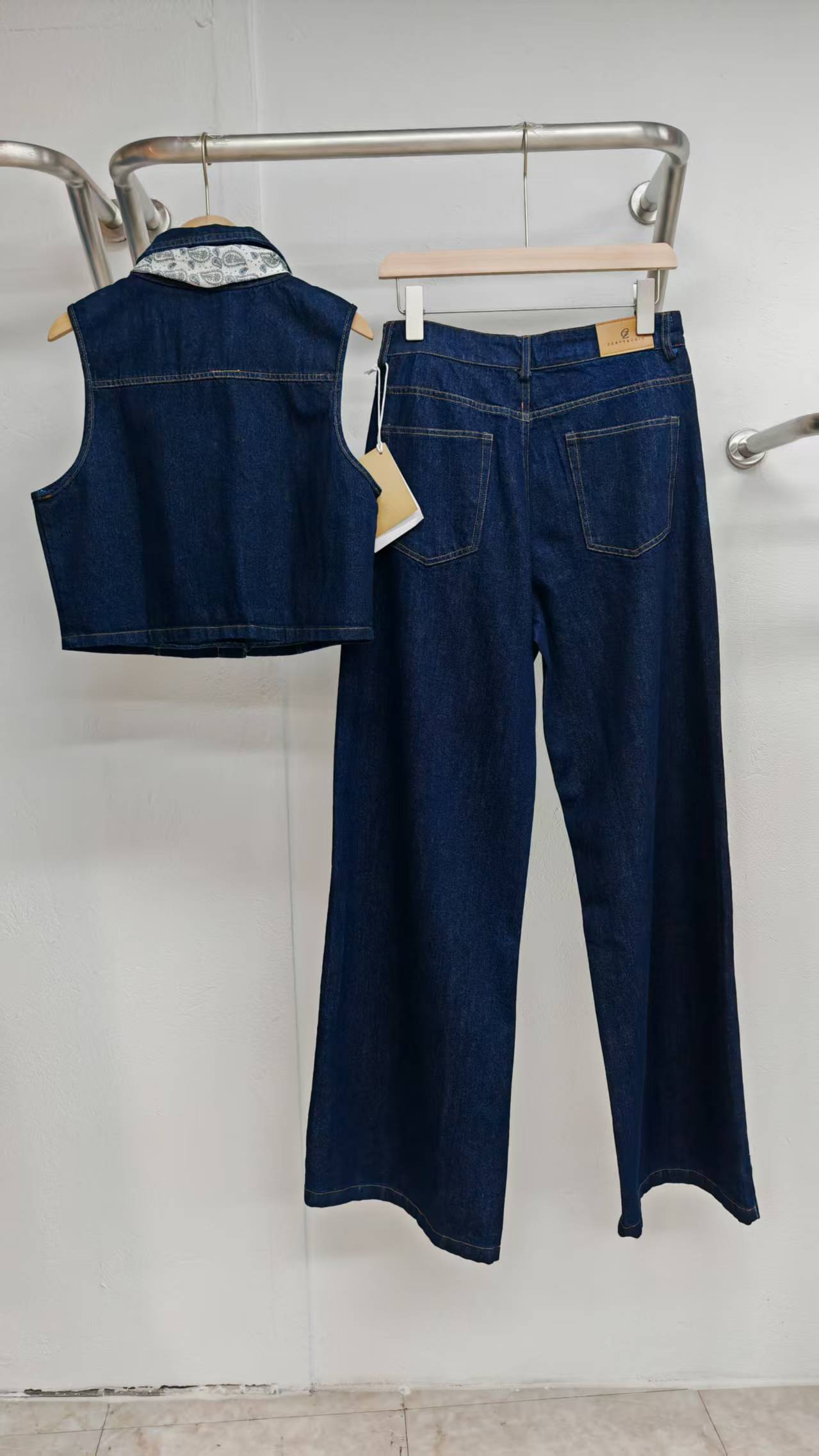 Jeans suit