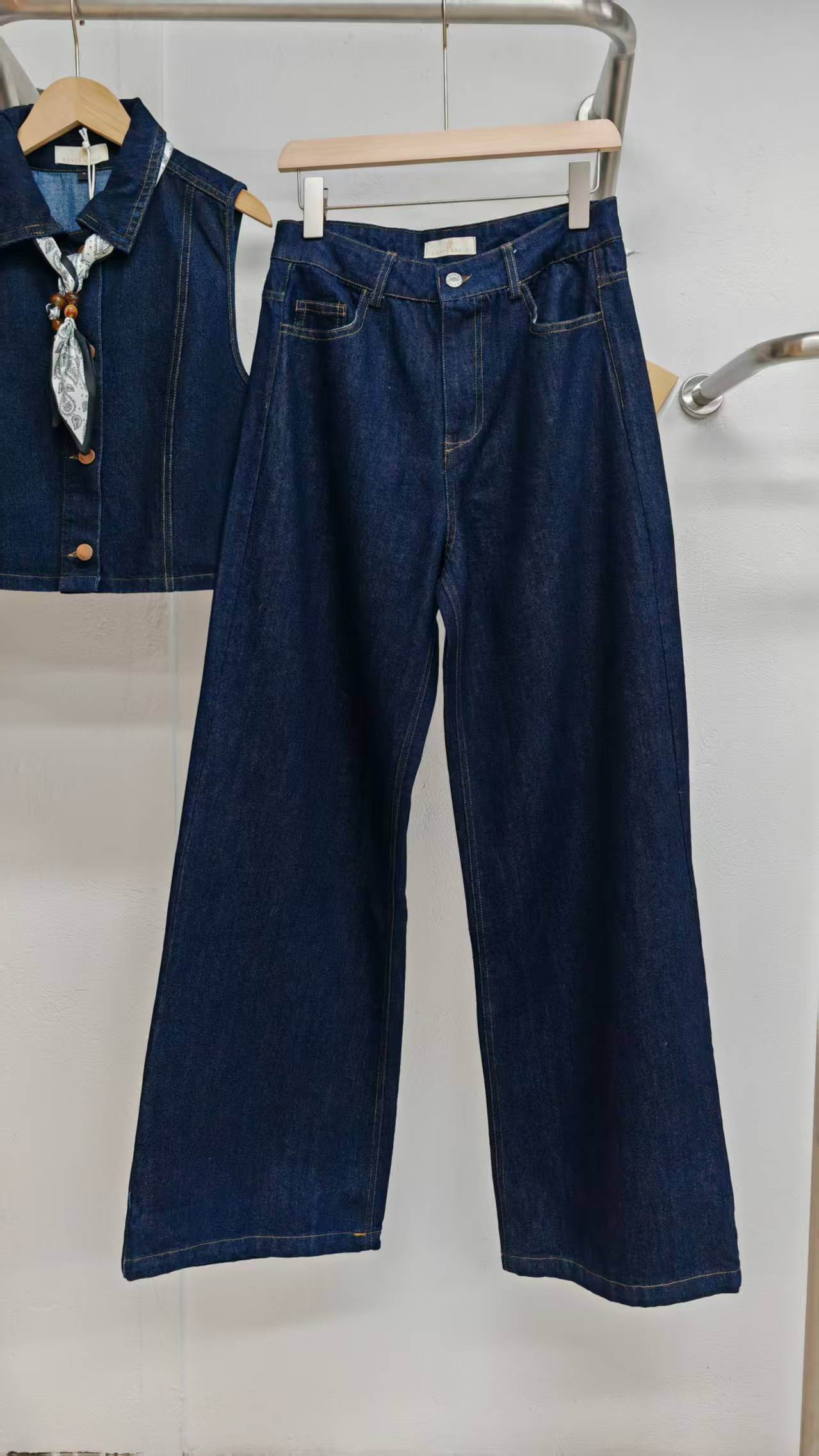 Jeans suit