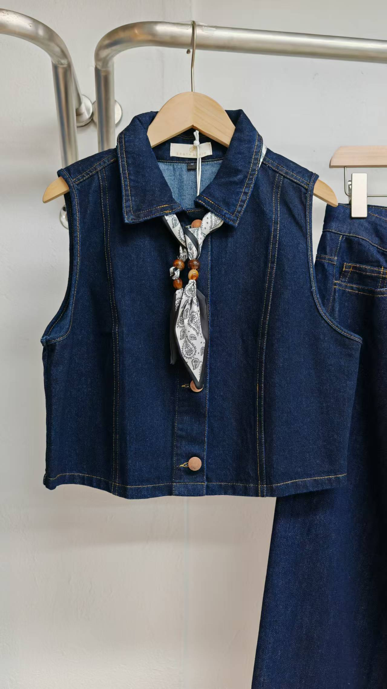 Jeans suit