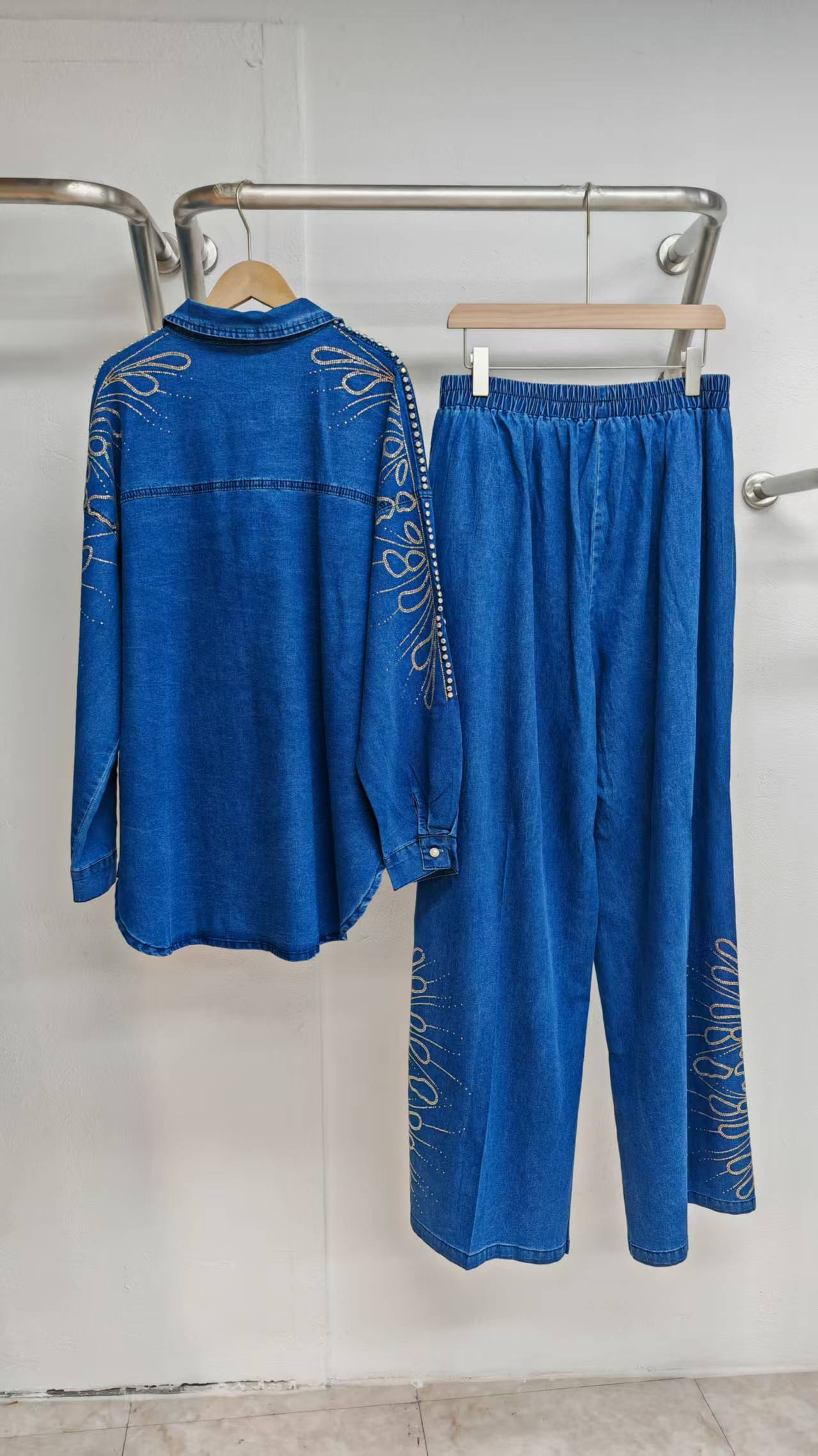 Jeans suit