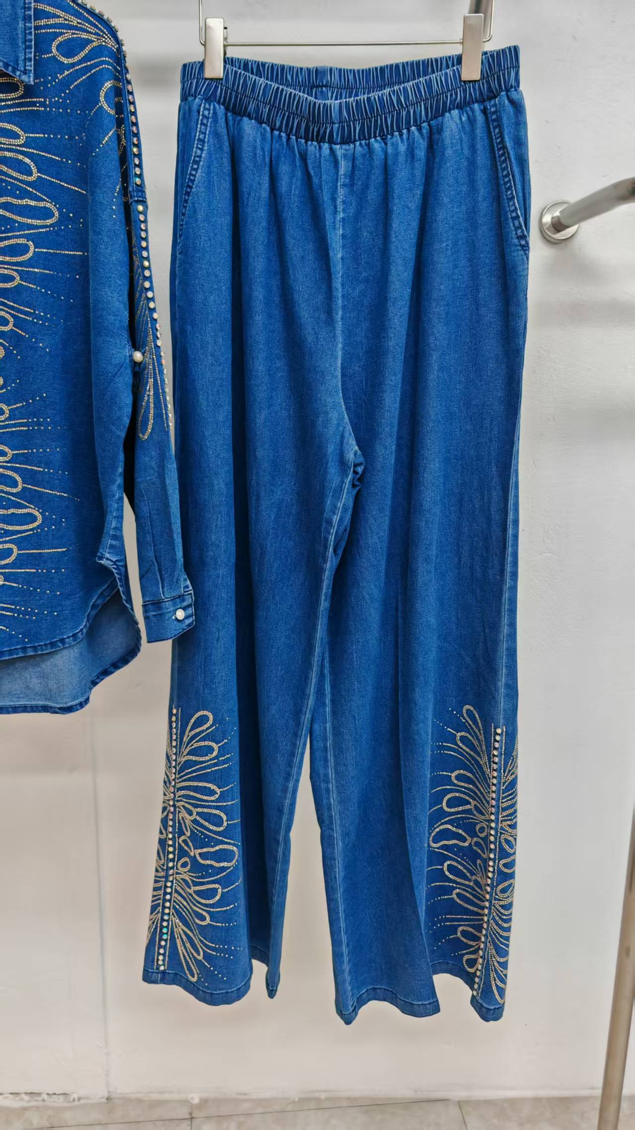 Jeans suit