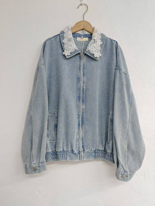 Long-sleeved denim jacket