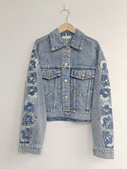 Long-sleeved denim jacket