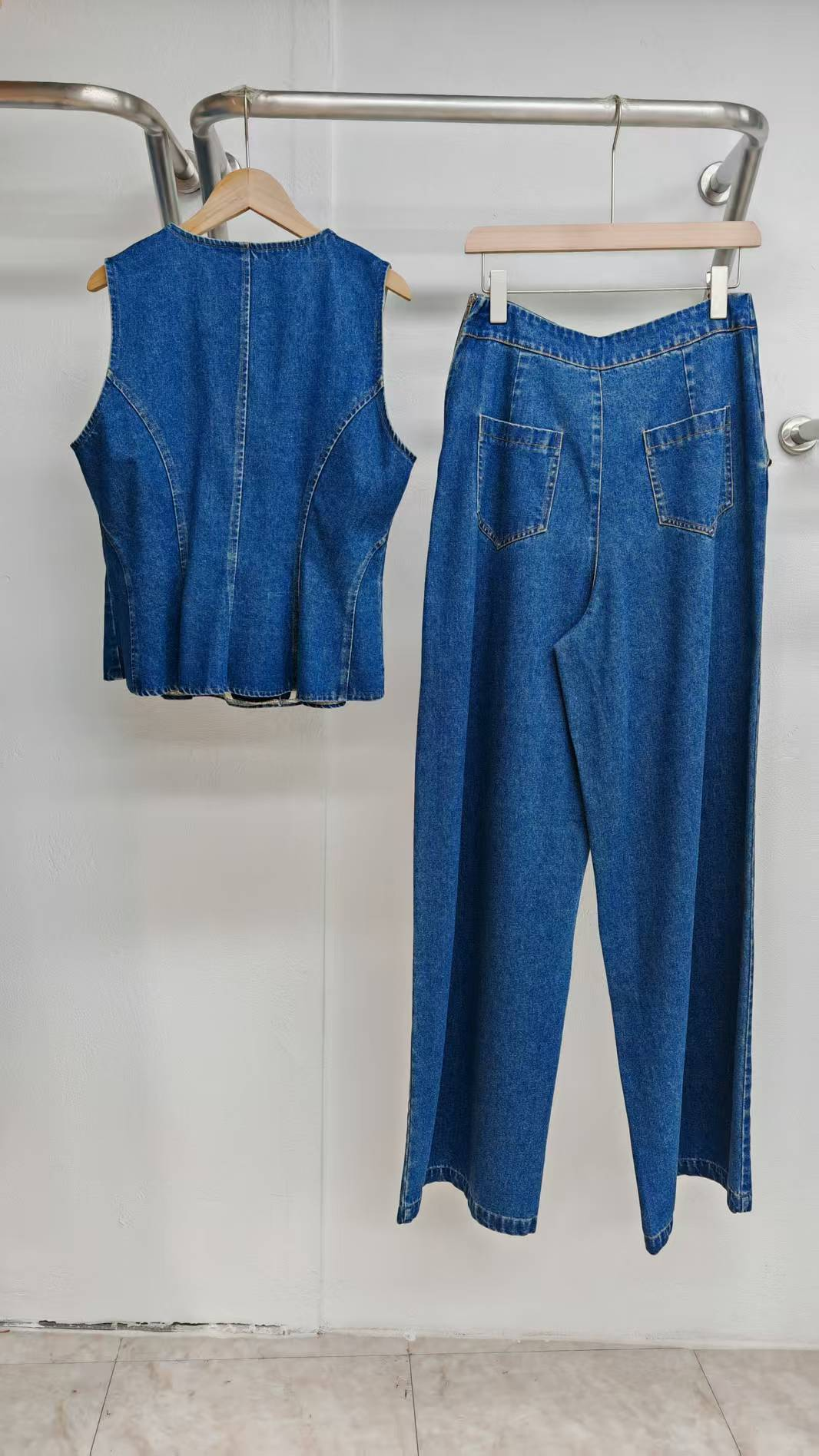 Jeans suit
