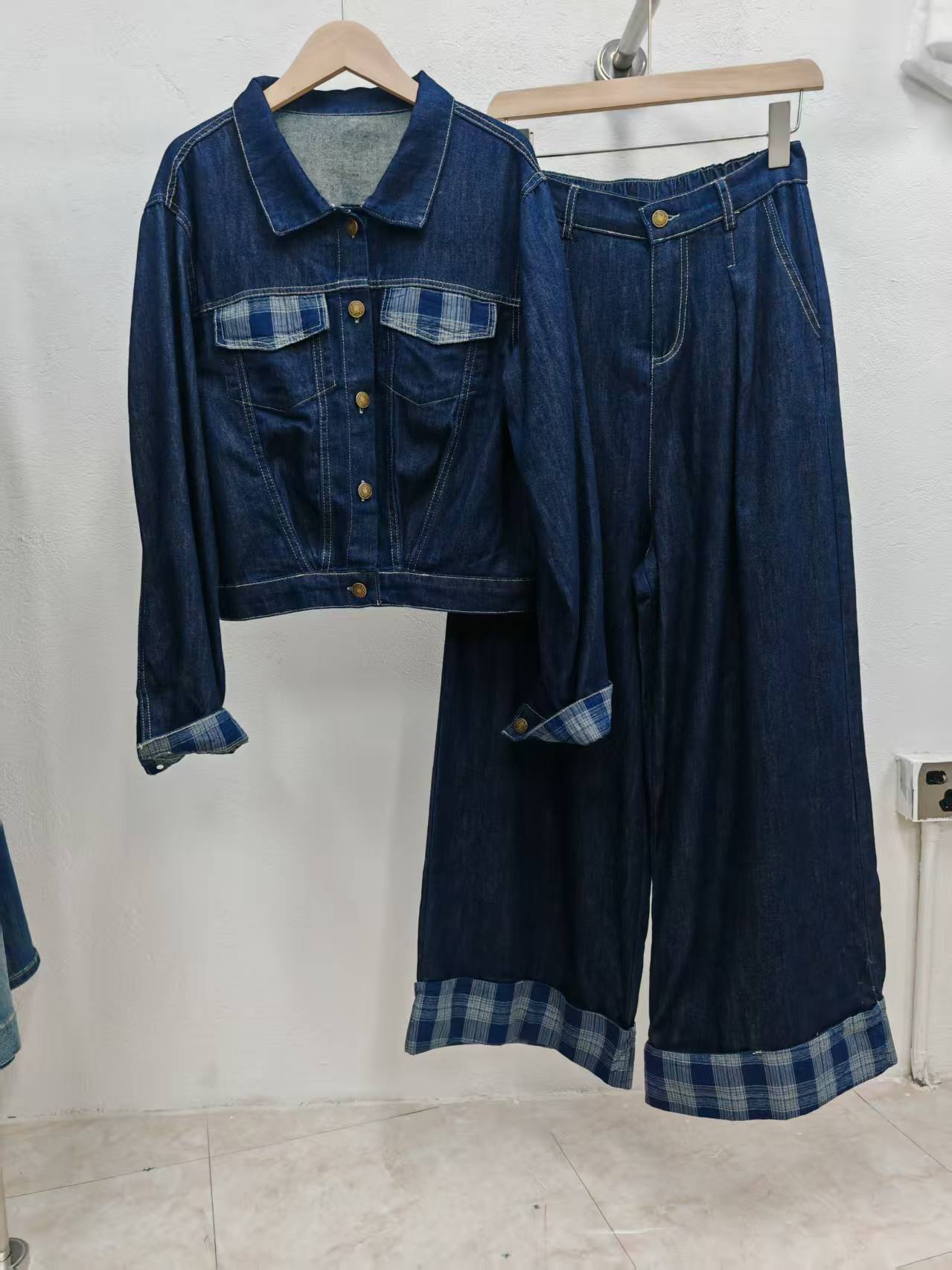 Two-piece set
